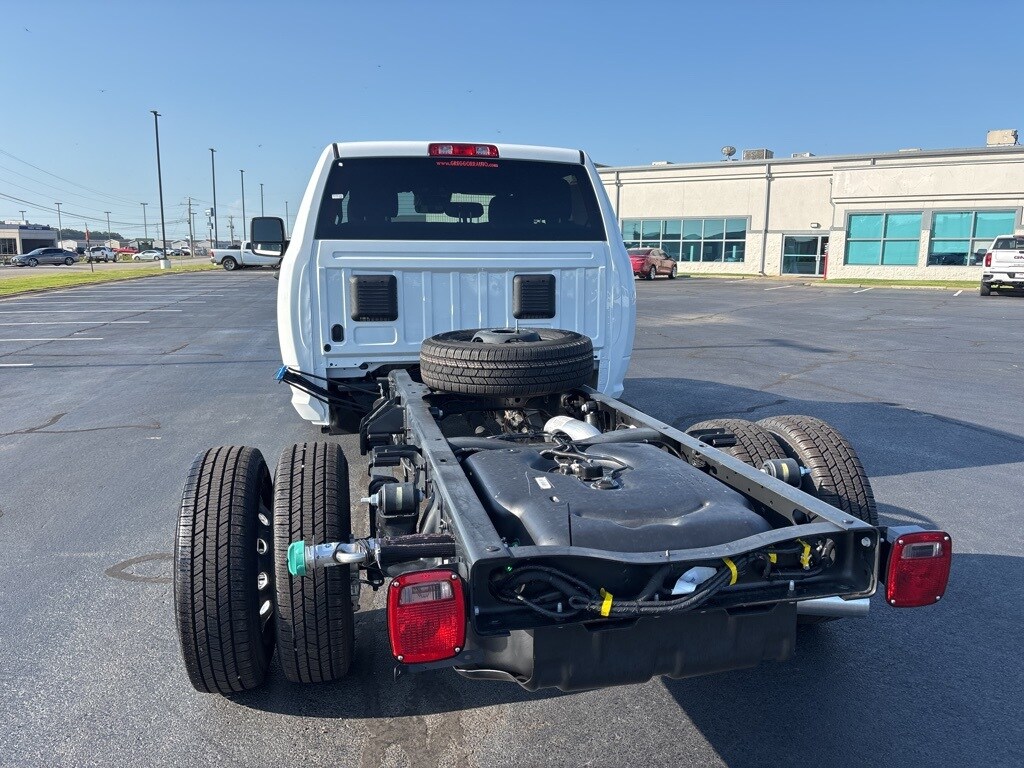 2025 Ram 3500 Tradesman photo 4