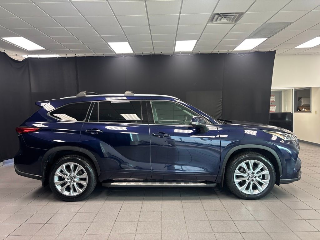 Used 2022 Toyota Highlander Limited SUV