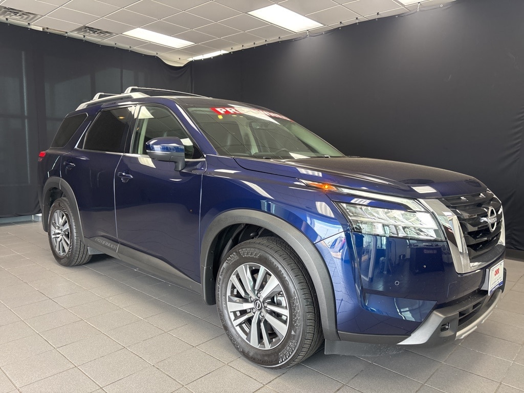 2024 Nissan Pathfinder SL