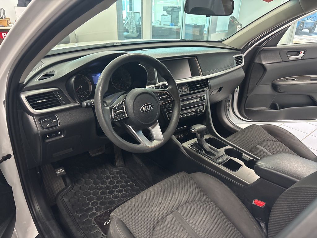 2020 Kia Optima LX - Photo 12