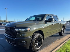 2026 Ram 1500 WARLOCK CREW CAB 4X4 5'7 BOX Pickup