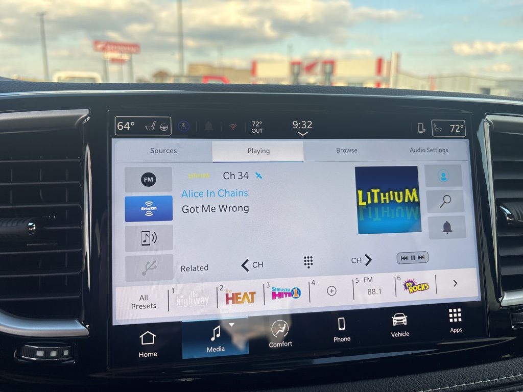 2026 Chrysler Pacifica Select - Photo 19