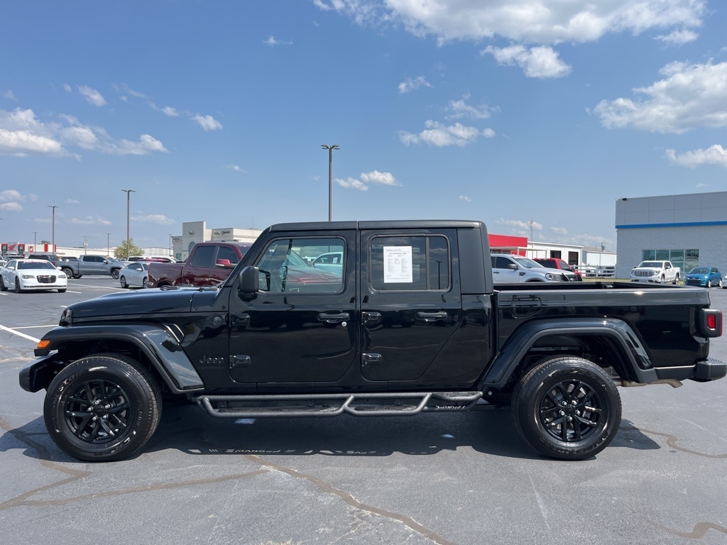 Used 2023 Jeep Gladiator Sport S with VIN 1C6HJTAG6PL565494 for sale in Searcy, AR