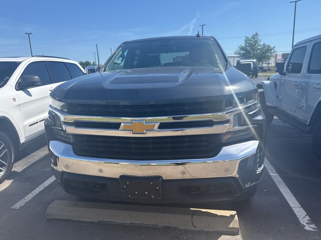 Used 2021 Chevrolet Silverado 1500 LT with VIN 1GCUYDED2MZ213126 for sale in Little Rock