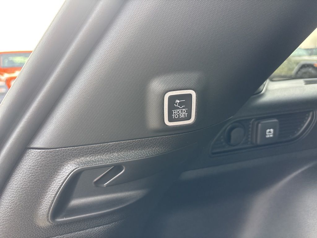 2026 Jeep Grand Cherokee Laredo - Photo 6