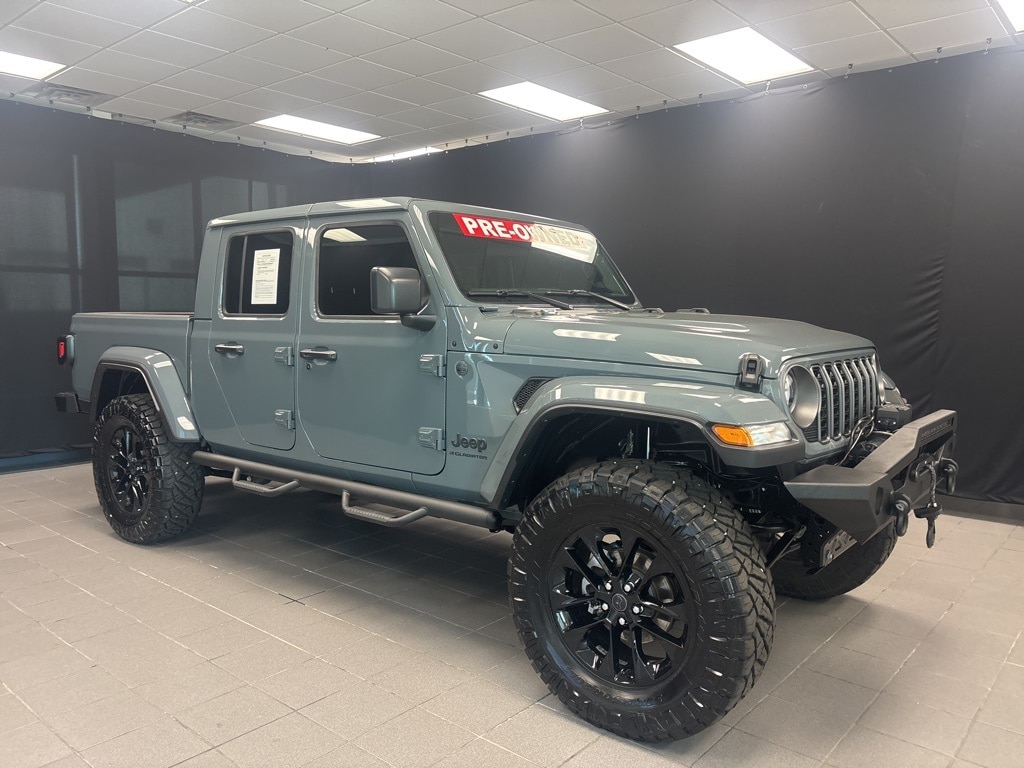 2025 Jeep Gladiator Nighthawk