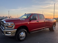 2026 Ram 3500 TRADESMAN CREW CAB 4X4 8' BOX Pickup