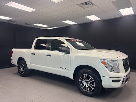 2023 Nissan Titan SV Truck Crew Cab