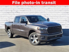 2026 Ram 1500 EXPRESS CREW CAB 4X4 5'7 BOX Pickup