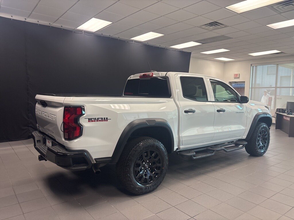 2025 Chevrolet Colorado Trail Boss photo 3