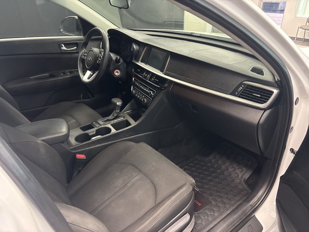2020 Kia Optima LX - Photo 10