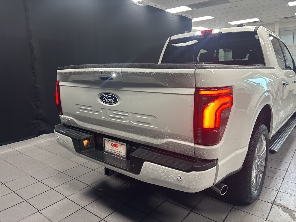 2024 Ford F-150 Platinum photo 4