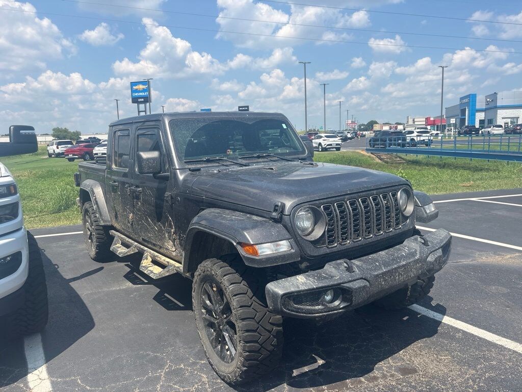 Used 2025 Jeep Gladiator Nighthawk Truck Crew Cab