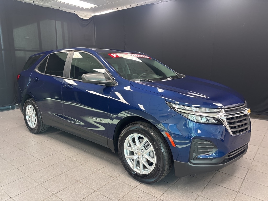 2023 Chevrolet Equinox LS's photo