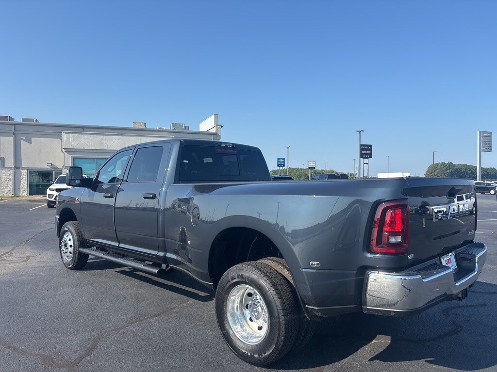 2026 Ram 3500 Tradesman photo 3