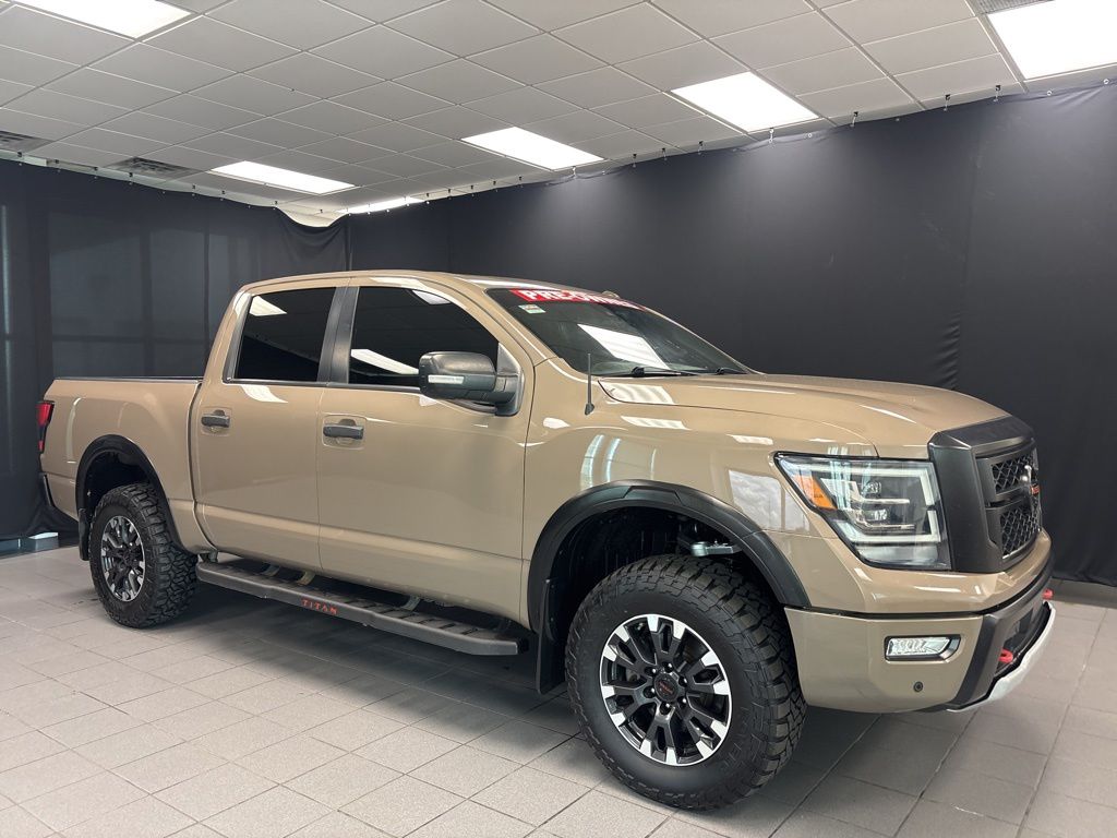 2020 Nissan Titan PRO-4X 4X4 Crew Cab's photo