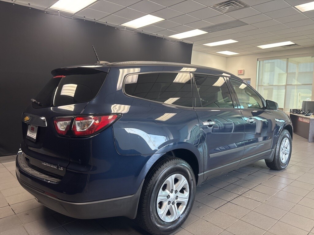 2016 Chevrolet Traverse LS photo 4