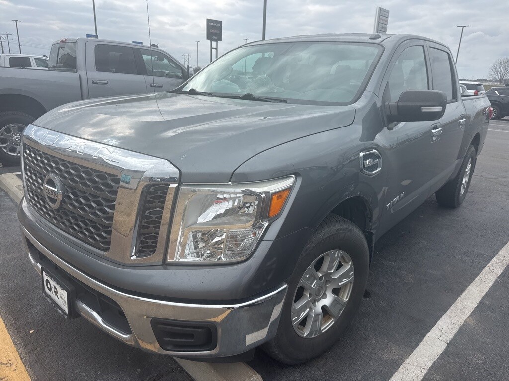 Used 2017 Nissan Titan SV Truck Crew Cab