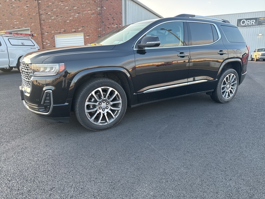 2023 GMC Acadia Denali's photo