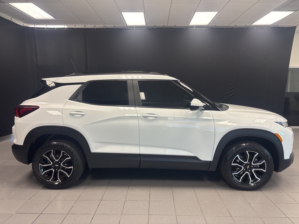Used 2023 Chevrolet Trailblazer Activ SUV