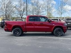 2026 Ram 1500 WARLOCK CREW CAB 4X4 5'7 BOX Pickup