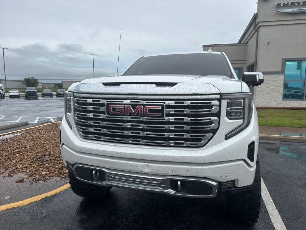 Used 2022 GMC Sierra 1500 Denali Denali with VIN 3GTUUGELXNG662379 for sale in Little Rock