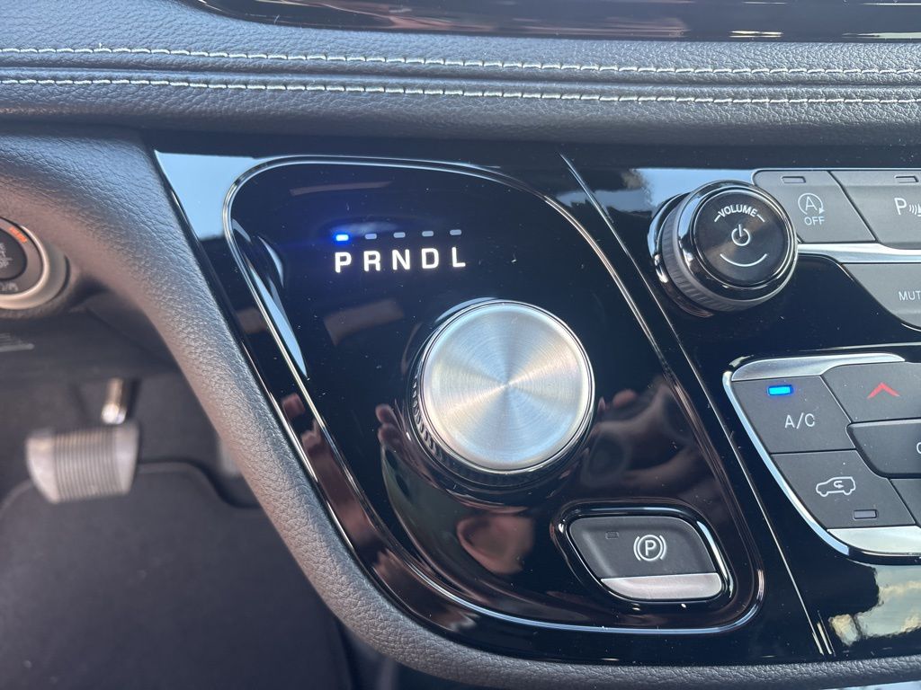 2026 Chrysler Pacifica Select - Photo 17