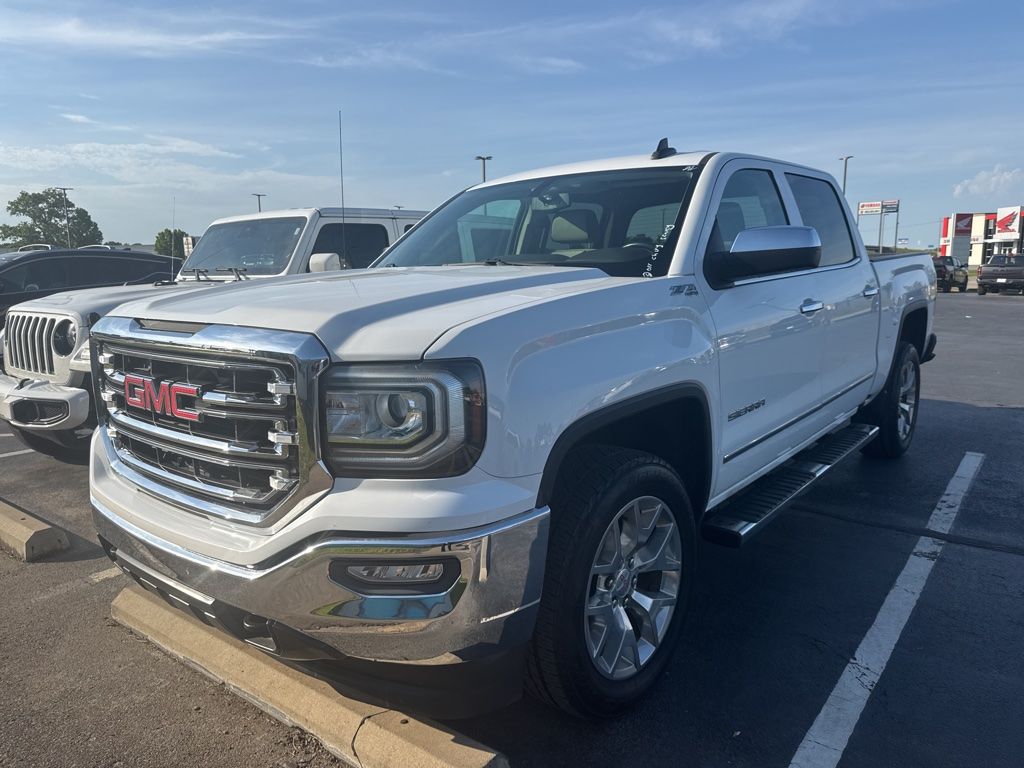 2018 GMC Sierra 4WD Crew Cab Short Box SLT's photo