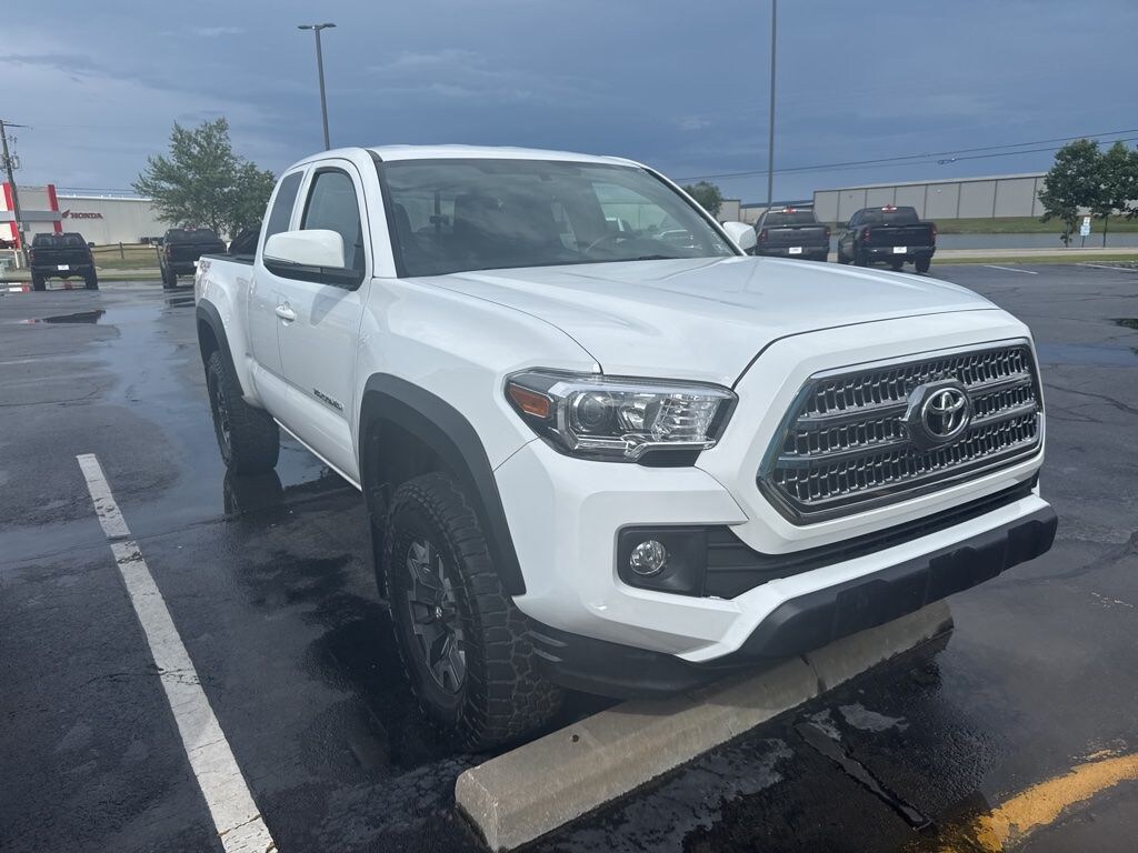 Used 2017 Toyota Tacoma TRD Off-Road Truck Access Cab