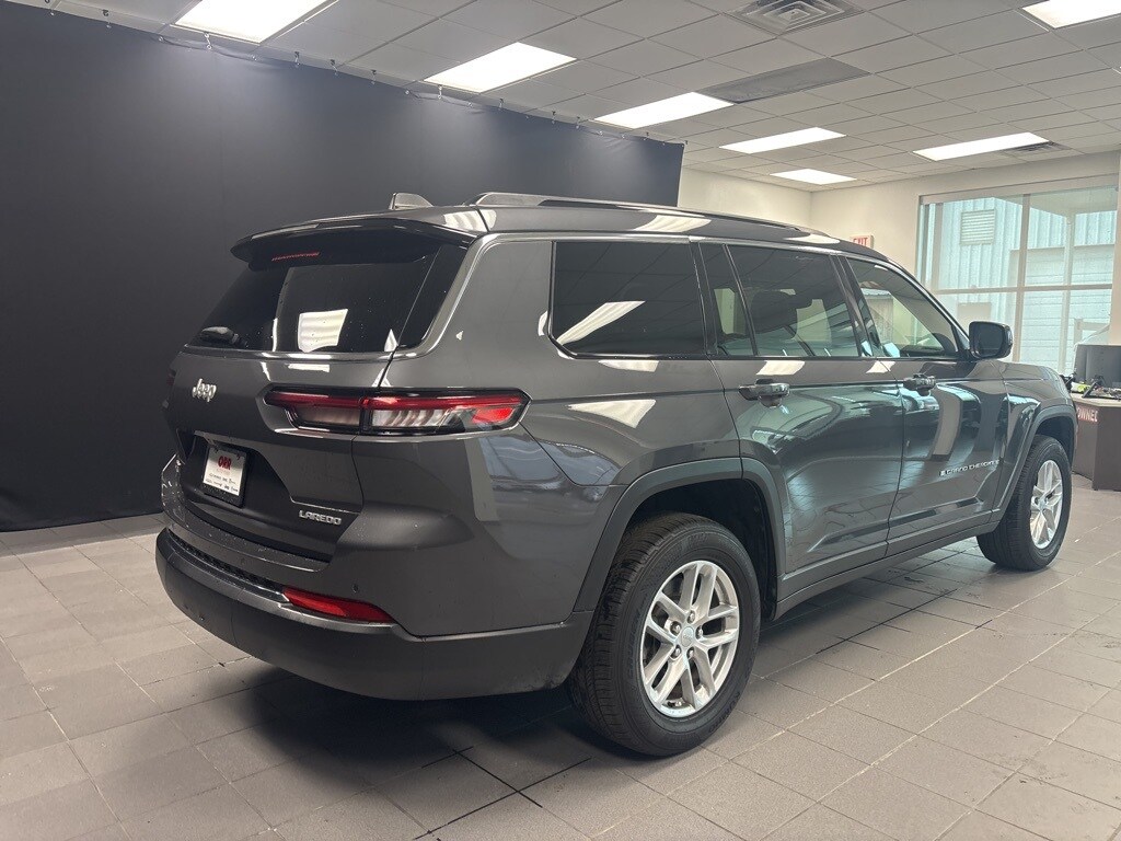 2024 Jeep Grand Cherokee Laredo photo 2