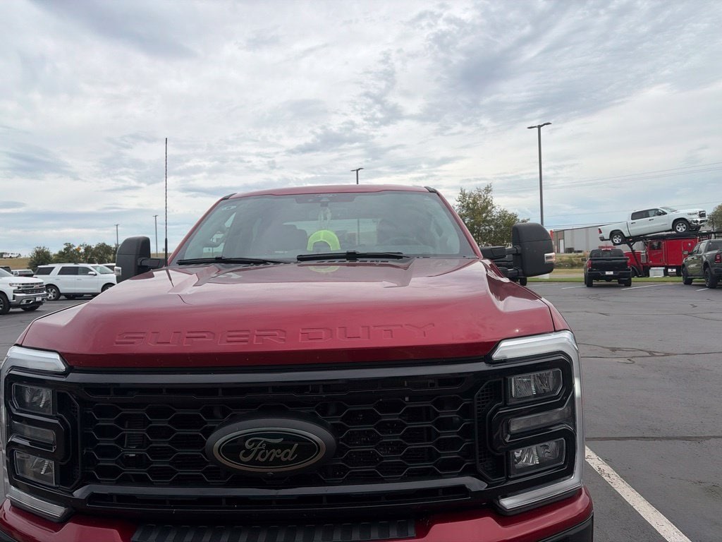 Used 2025 Ford F-250 XLT Truck Crew Cab