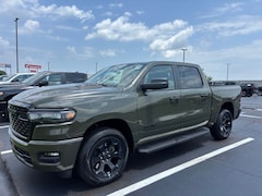 2026 Ram 1500 EXPRESS CREW CAB 4X4 5'7 BOX Pickup