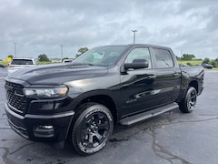 2026 Ram 1500 EXPRESS CREW CAB 4X4 5'7 BOX Pickup