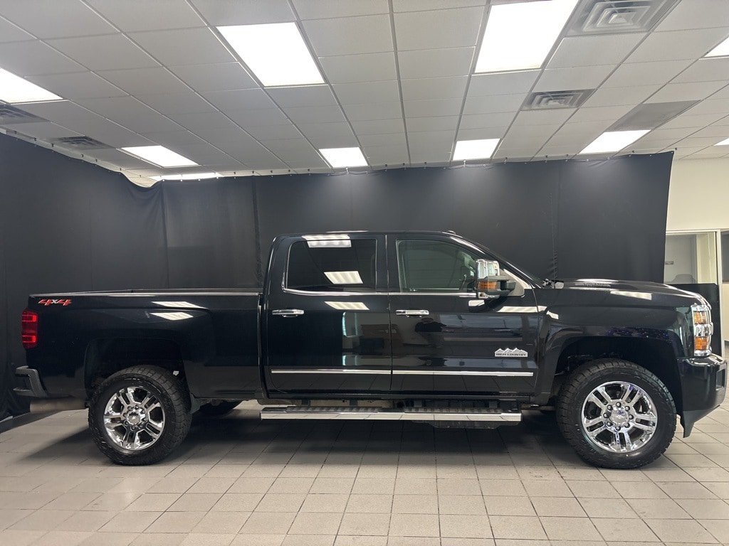 Used 2018 Chevrolet Silverado 2500HD High Country with VIN 1GC1KXEY8JF226761 for sale in Little Rock