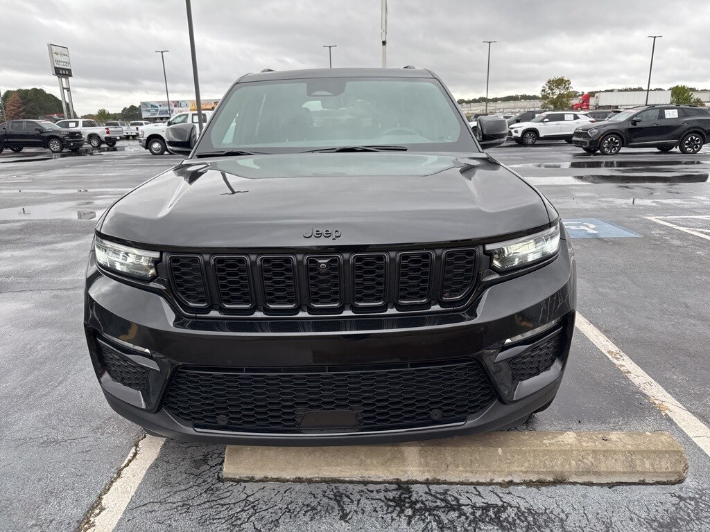 2025 Jeep Grand Cherokee Limited photo 2