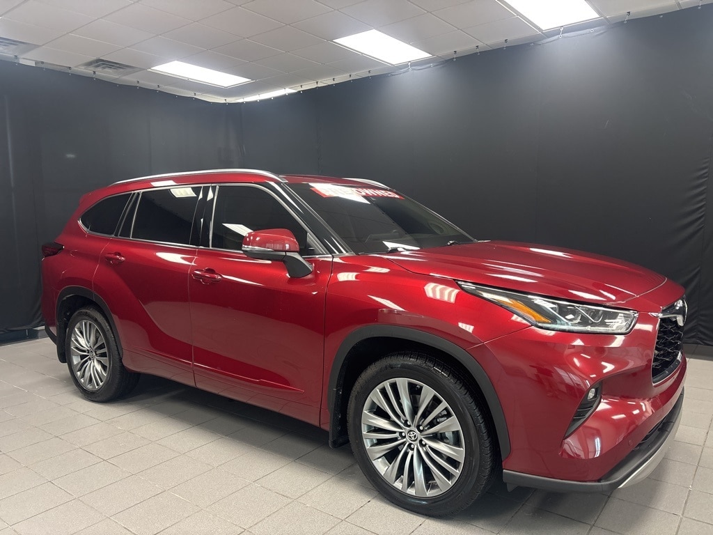 2020 Toyota Highlander Platinum's photo