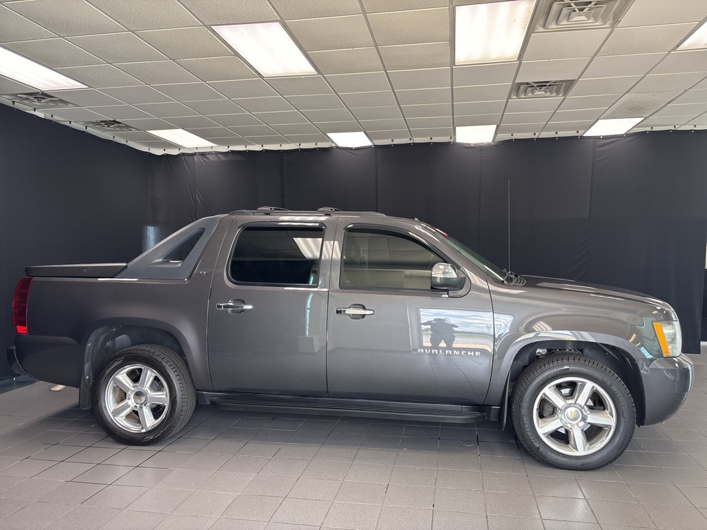 Used 2011 Chevrolet Avalanche LT with VIN 3GNTKFE39BG102478 for sale in Little Rock