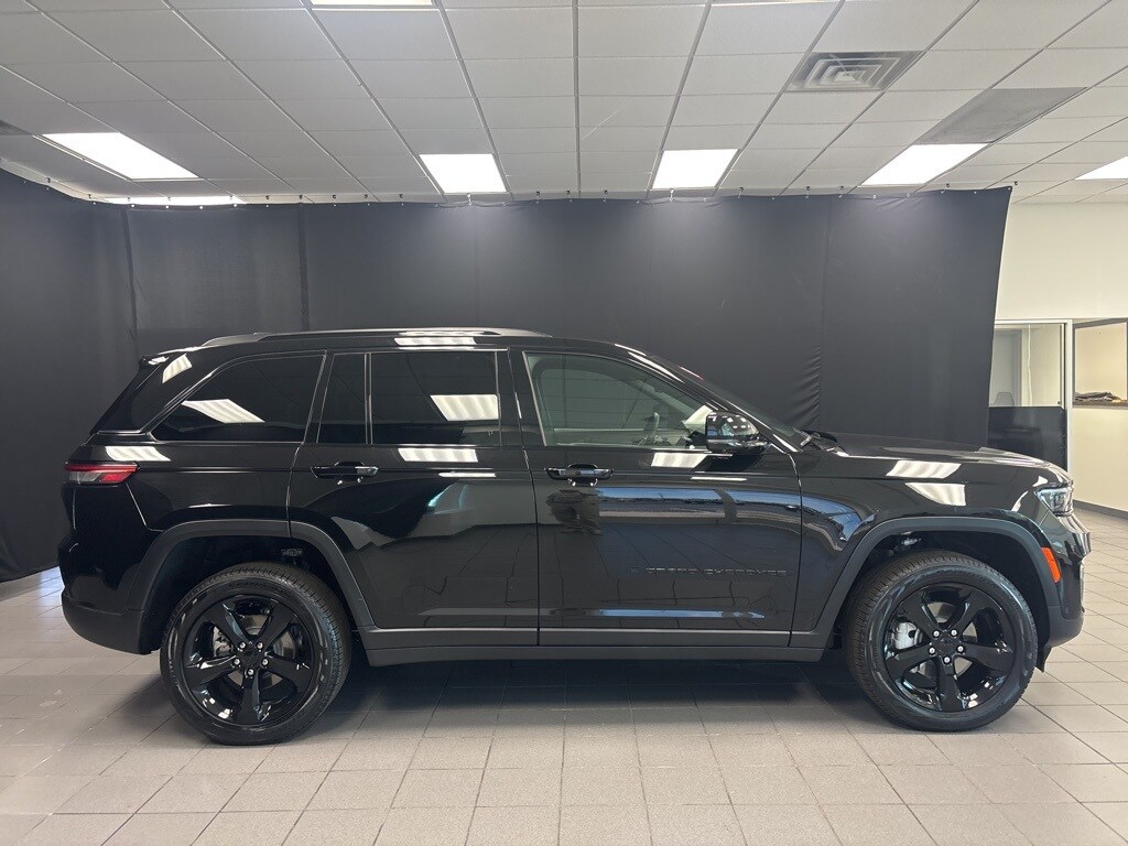 Used 2025 Jeep Grand Cherokee Limited SUV