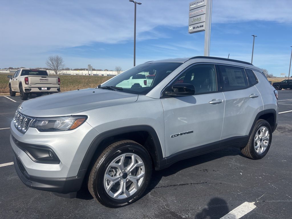 2026 Jeep Compass Latitude 4X4's photo