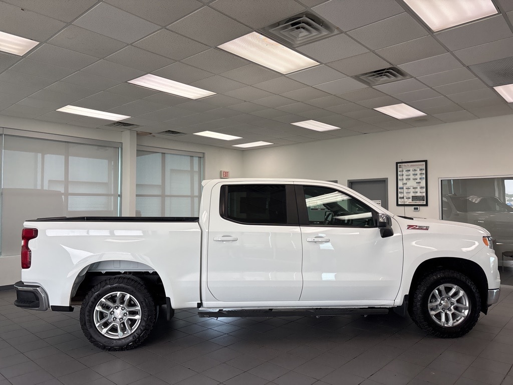 Used 2023 Chevrolet Silverado 1500 LT with VIN 2GCUDDEDXP1101540 for sale in Little Rock