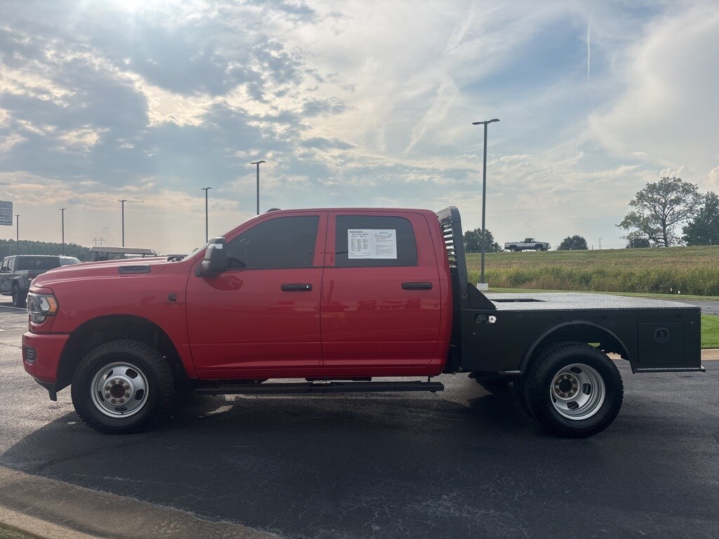 2023 Ram 3500 Tradesman photo 2