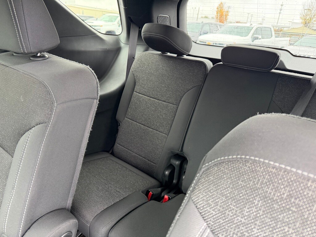 2024 Chevrolet Traverse photo 2