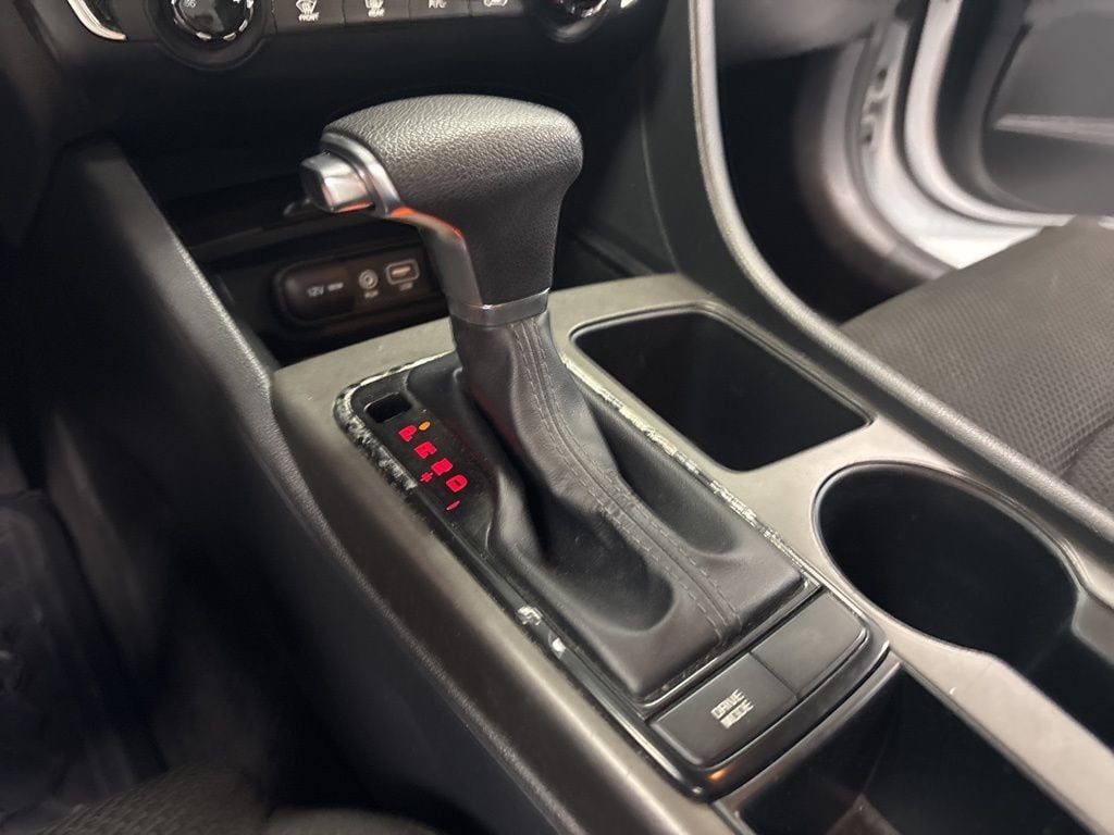 2020 Kia Optima LX - Photo 19