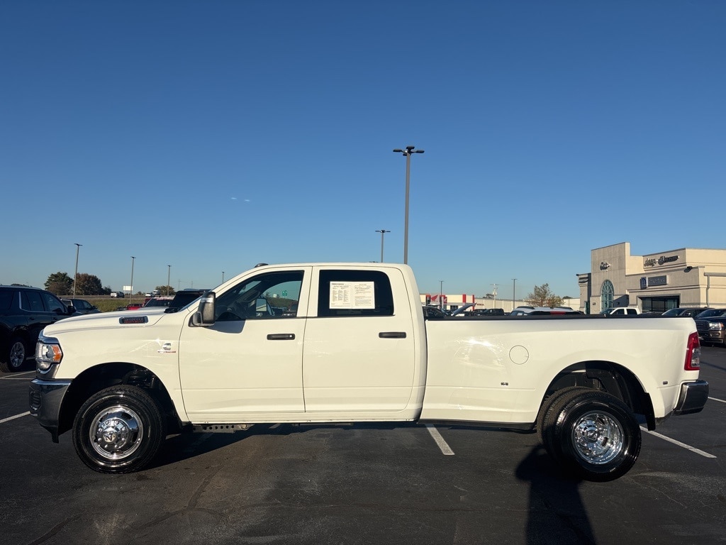 Used 2024 RAM Ram 3500 Pickup Tradesman with VIN 3C63RRGLXRG242026 for sale in Little Rock