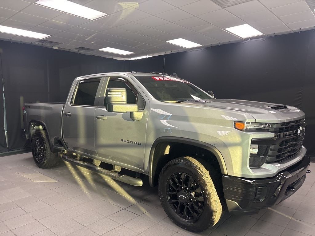 Used 2025 Chevrolet Silverado 2500 HD Custom Truck Crew Cab