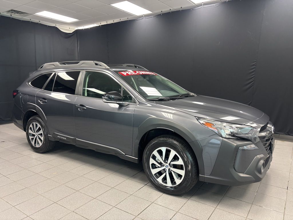 2024 Subaru Outback Premium's photo
