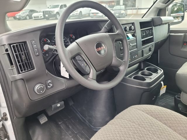 2025 GMC Savana Cargo Work Van - Photo 23