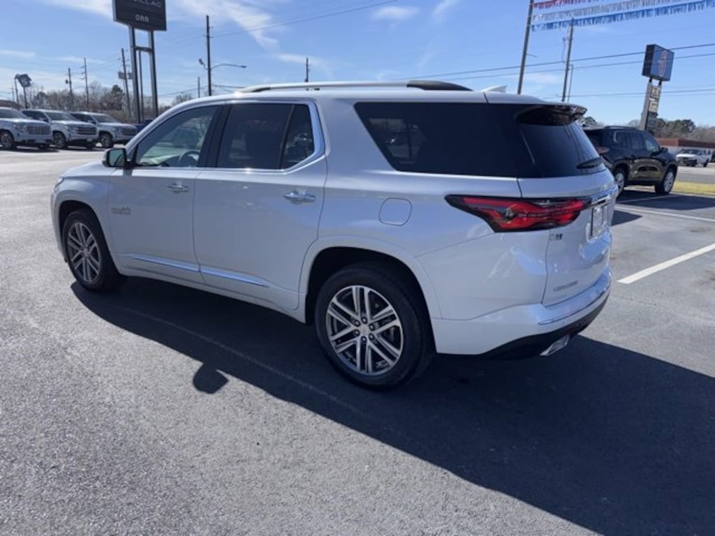 Used 2023 Chevrolet Traverse High Country SUV