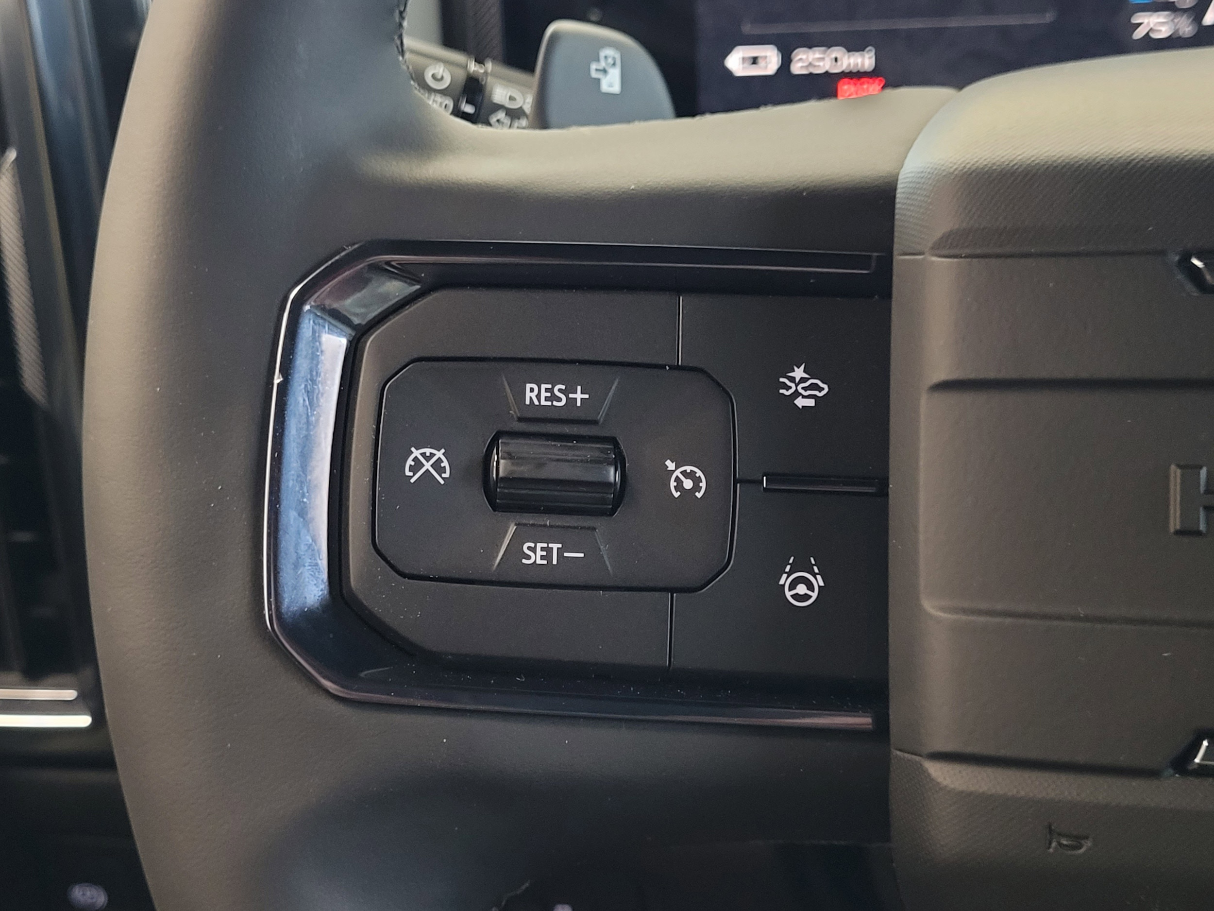 2026 GMC HUMMER EV 2X - Photo 18