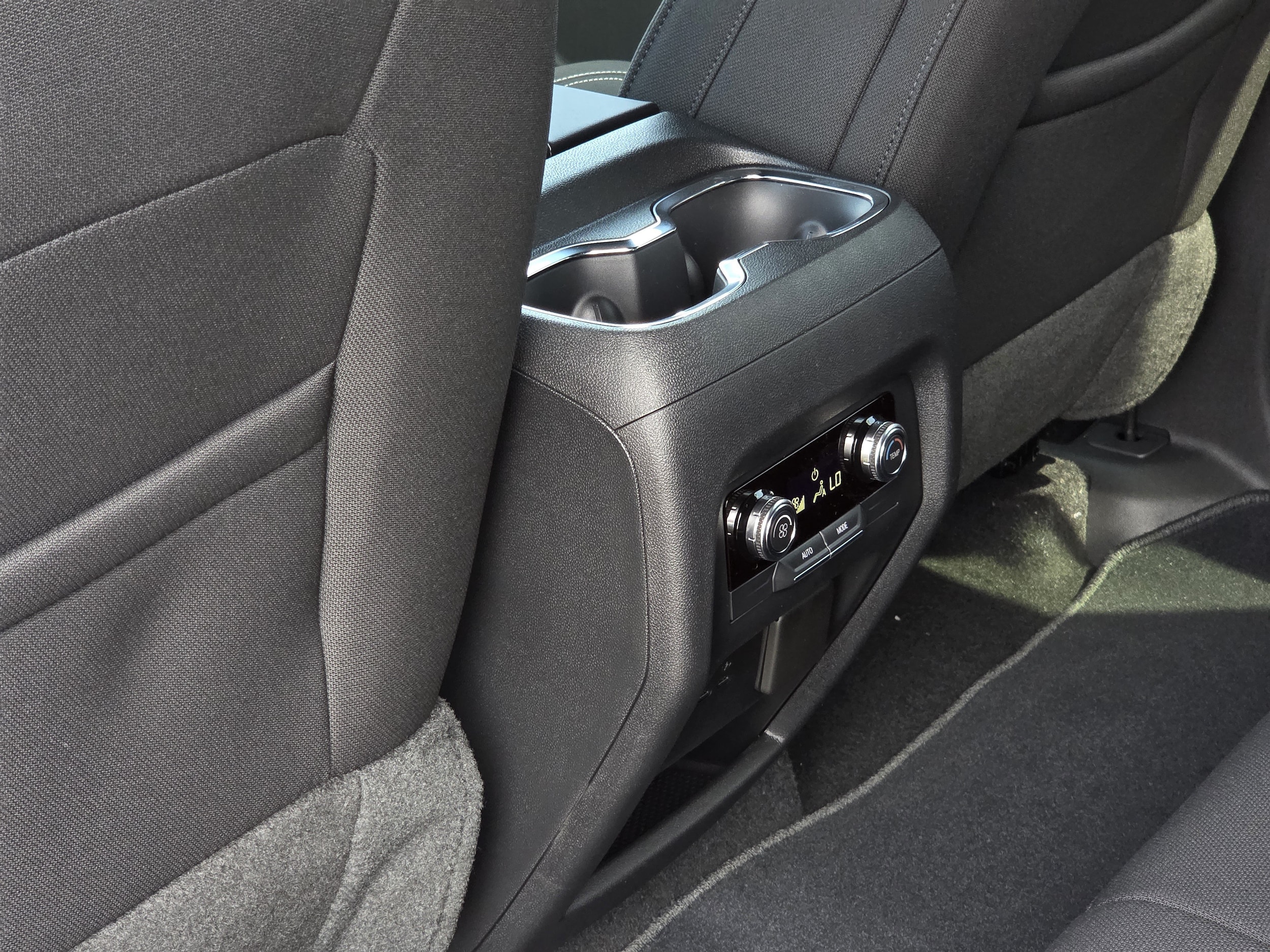 2027 GMC Acadia Elevation - Photo 22